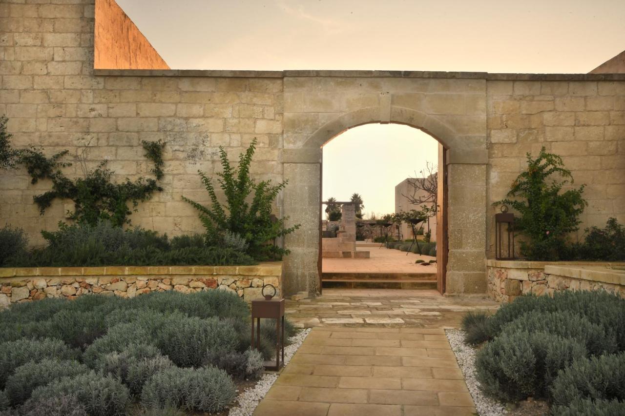 Masseria Corte Degli Aromi Palmariggi エクステリア 写真